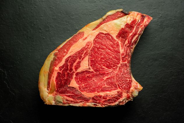 Qué significa que la grasa de la carne sea amarilla y cuál es mejor para cocinar.