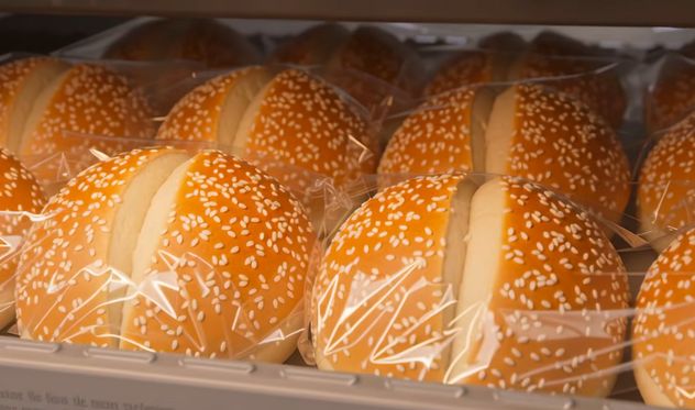 El nuevo pan apto para celíacos de McDonald’s fue desarrollado junto a la firma Smams bajo estrictas pautas de seguridad alimentaria.