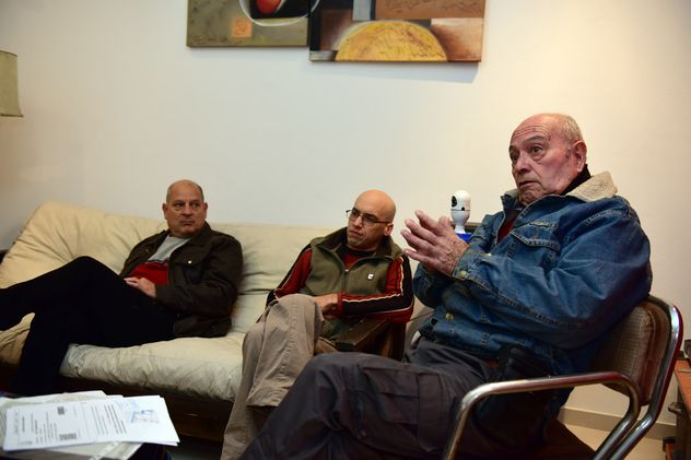 “El daño psicológico es enorme. No podemos descansar ni vivir tranquilos. Sentimos impotencia porque nadie resuelve el problema”, señaló Sandra Colomé. (Nicolás Bravo / La Voz)