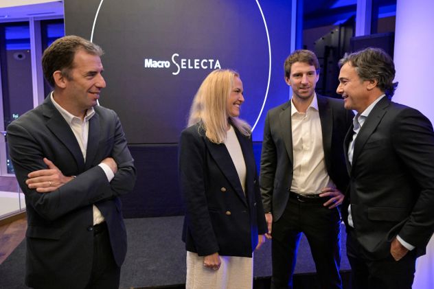 Dicky Muñoz, CEO de Macro Fondos; Pilar Gómez Bravo, CFA de MFS; Mateo Brito, presidente de Macro Fondos; y Juan Parma, CEO de Banco Macro.
