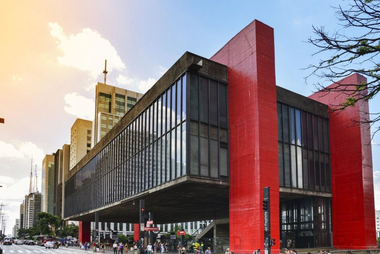 MUSEO DE ARTE. Es considerado el más importante de hemisferio sur y reconocido por su particular arquitectura.

