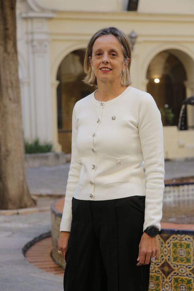 Gabriela Helale: candidata a la dirección del Colegio Nacional Monserrat.