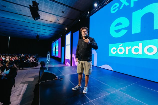 Luciano Nícora está en la organización de Experiencia Endeavor Córdoba desde su inicio, hace 22 años, generalmente con sus infaltables bermudas. (Gentileza Experiencia Endeavor)
