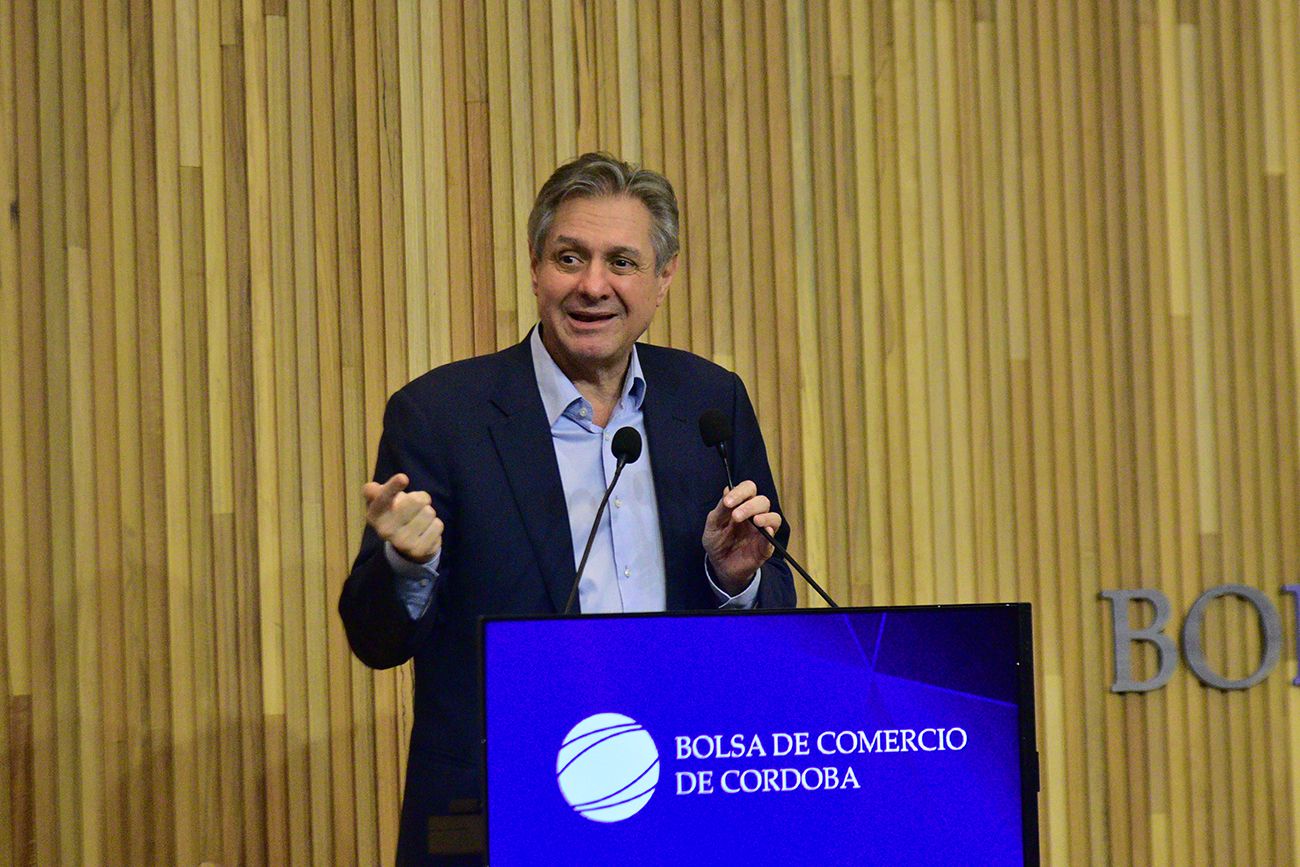 El viceministro de Economía, José Luis Daza, estuvo el jueves pasado en Córdoba, invitado la Bolsa de Comercio de Córdoba. Brindó un panorama optimista de la economía del país (Pedro Castillo) 