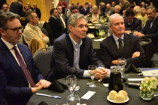 José Luis Daza y Manuel Tagle, durante el evento que organizó la Bolsa de Comercio de Córdoba. (Pedro Castillo)
