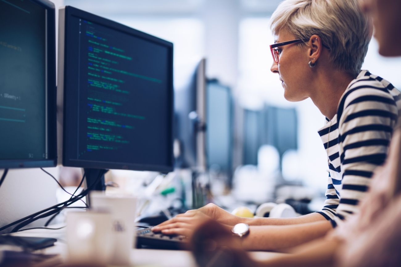 La implementación de Agentic AI ya logra reducciones de hasta 88,87% en tiempos operativos y una baja del 50% en costos de soporte en proyectos concretos.