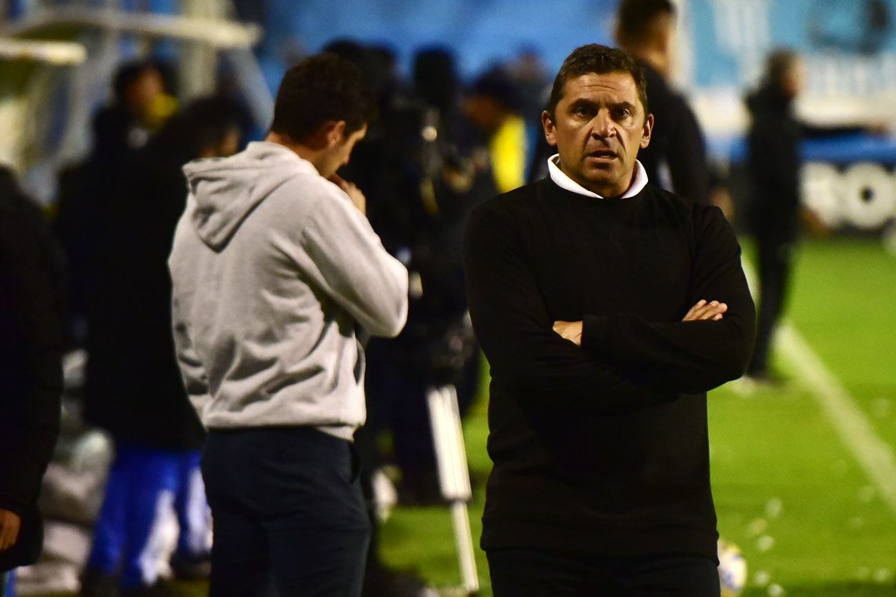 Racing recibió a Central Norte de Salta en el estadio Miguel Sancho de Nueva Italia. La dupla quedó comprometida tras otra derrota complicada de digerir. 