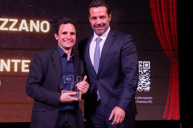 Ezequiel Rogante representó a la Municipalidad de Santa Catalina en el escenario de los Premios RIL en Rosario.