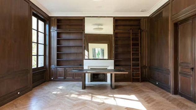 El histórico departamento de Recoleta donde vivieron Adolfo Bioy Casares y Silvina Ocampo, y donde almorzaba frecuentemente Jorge Luis Borges, volvió al mercado inmobiliario como una de las propiedades patrimoniales más exclusivas de Buenos Aires.