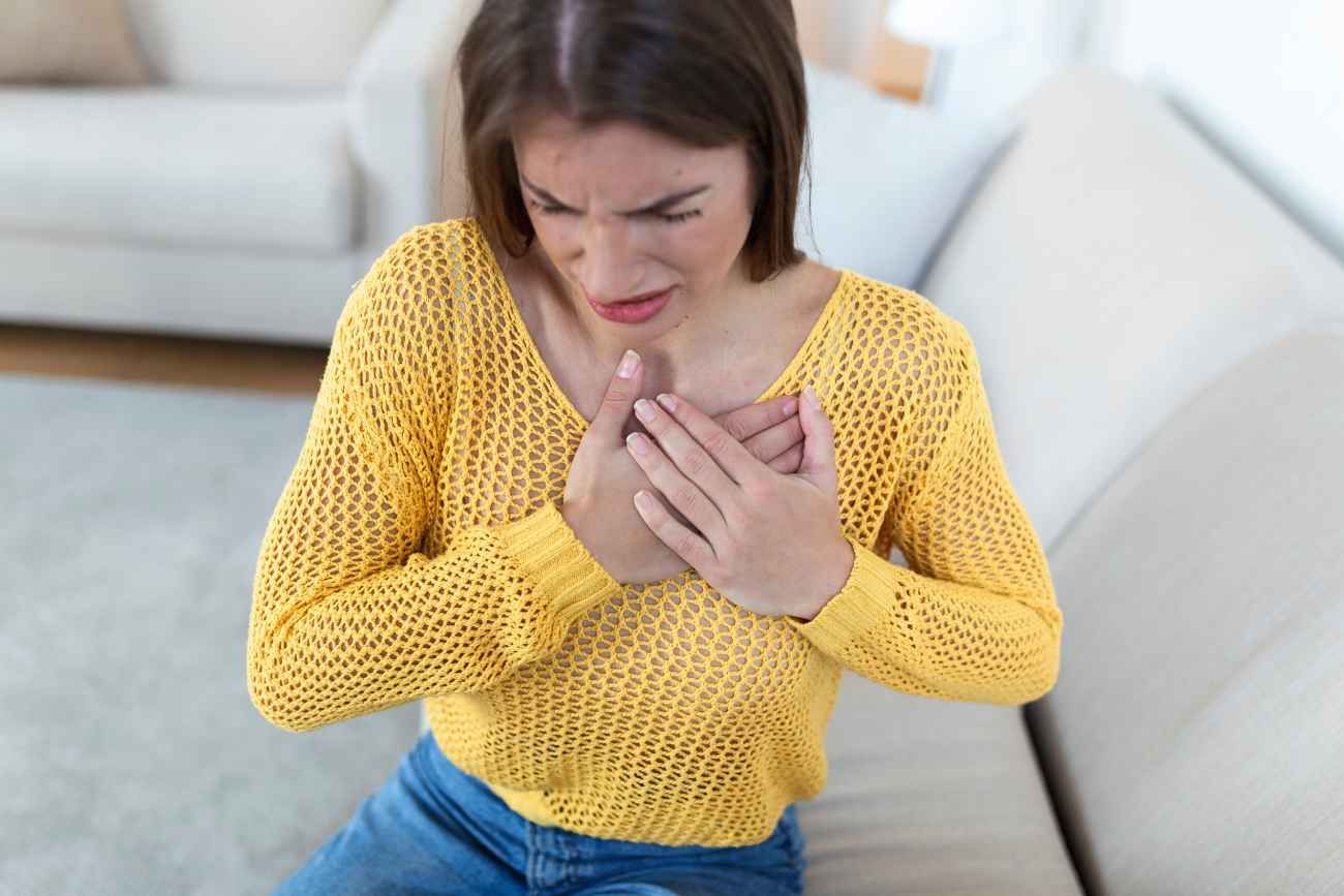 Las palpitaciones son uno de los síntomas que más ansiedad generan.
