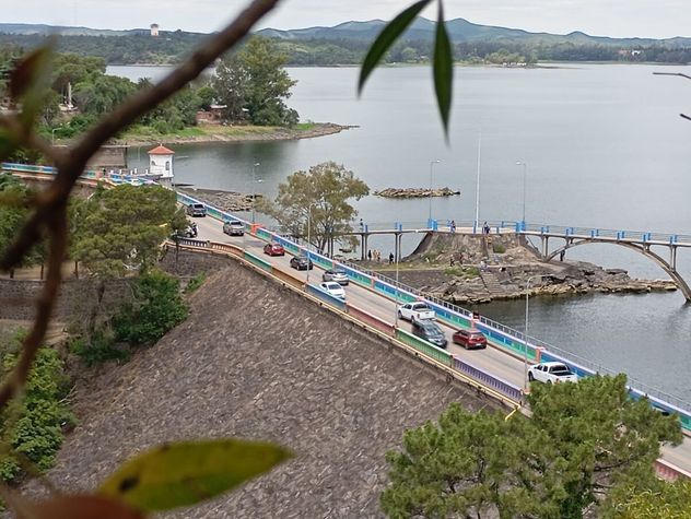 Dique Embalse del río Tercero, en el Valle de Calamuchita. 