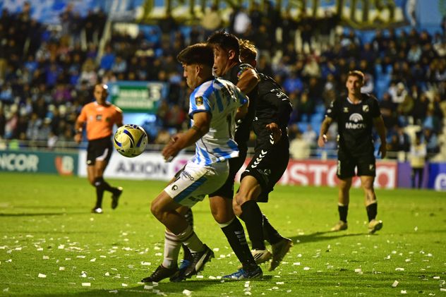 Racing recibió a Central Norte de Salta en el estadio Miguel Sancho de Nueva Italia.  