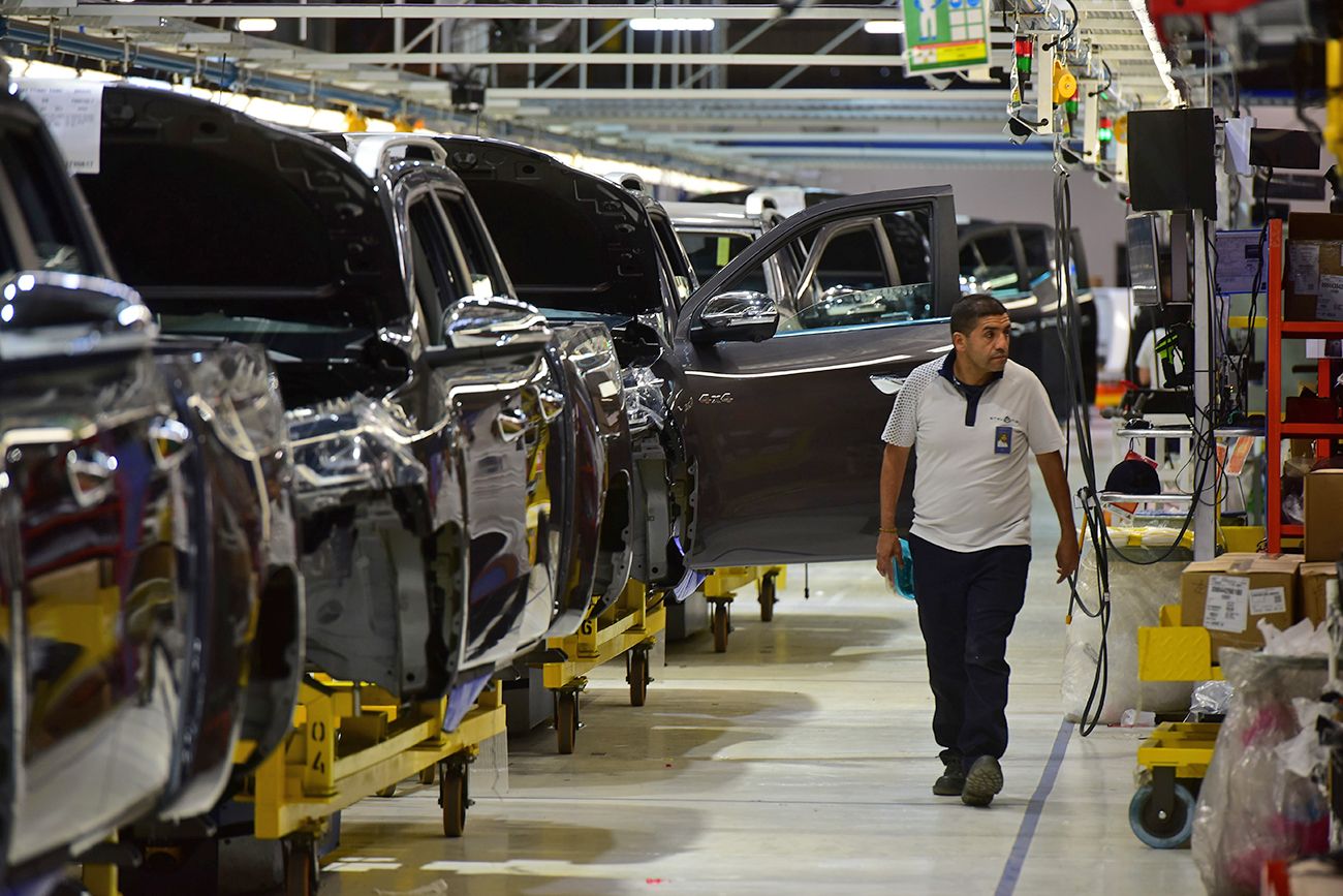 Sector automotriz. Concentra una cuota fuerte de trabajadores suspendidos con cobro parcial de sueldos en el marco de Procedimientos Preventivos de Crisis. (Foto ilustrativa/Archivo La Voz)