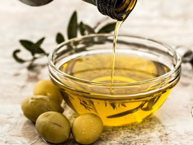 Por qué el aceite de oliva puede ayudar a vivir más años, según la ciencia.