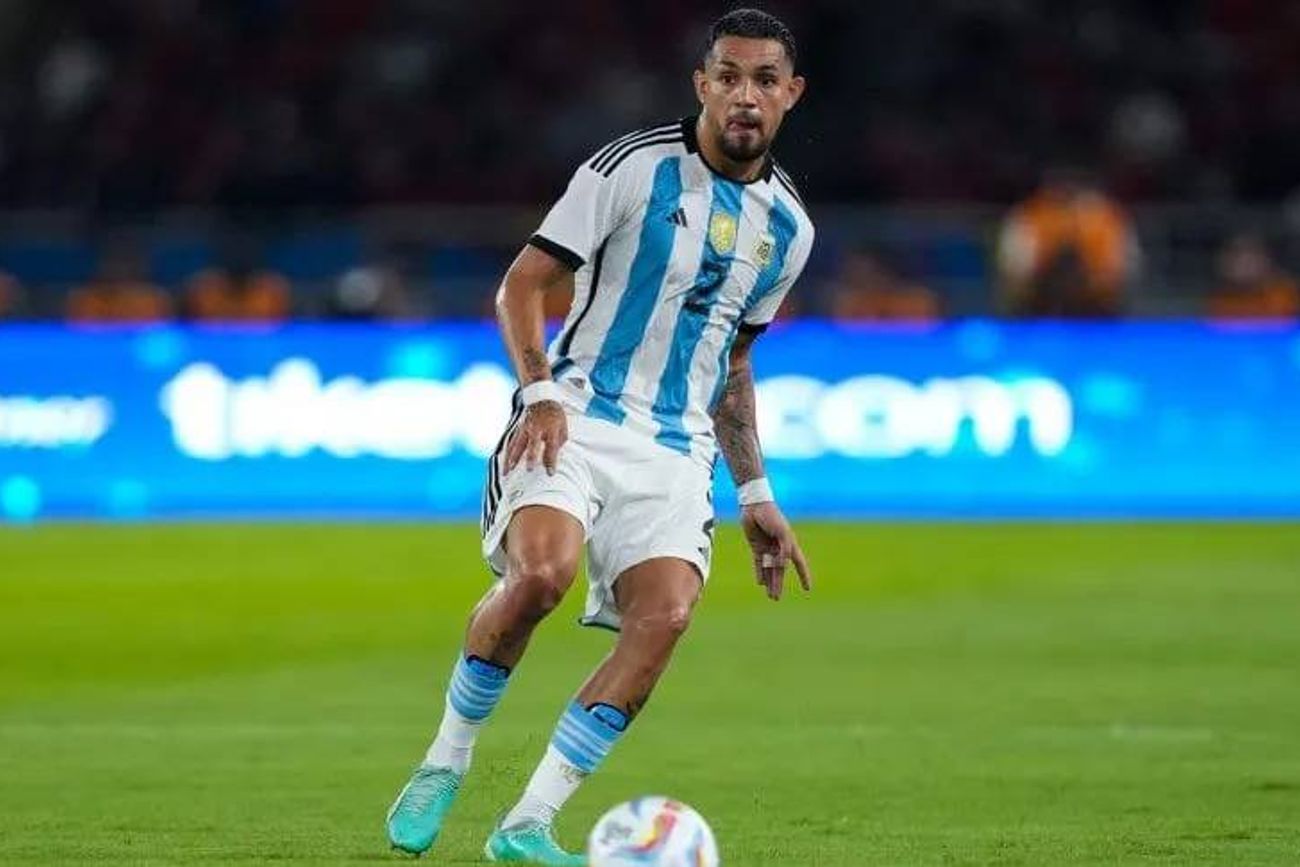 Facundo Medina. Entró en la lista definitiva de la Scaloneta para el Mundial 2026, tras haber quedado fuera de Qatar.