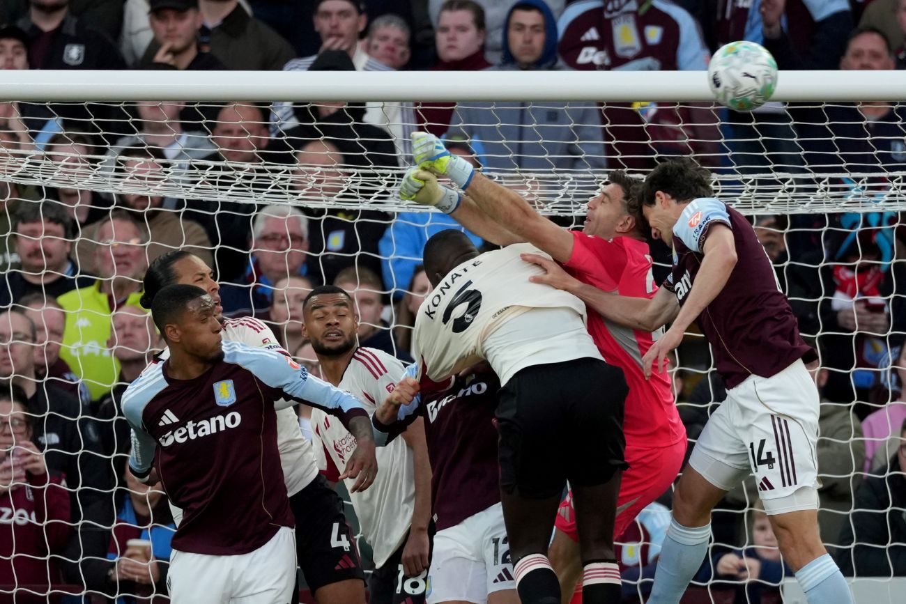 Aston Villa vs. Liverpool, por la Premier League.