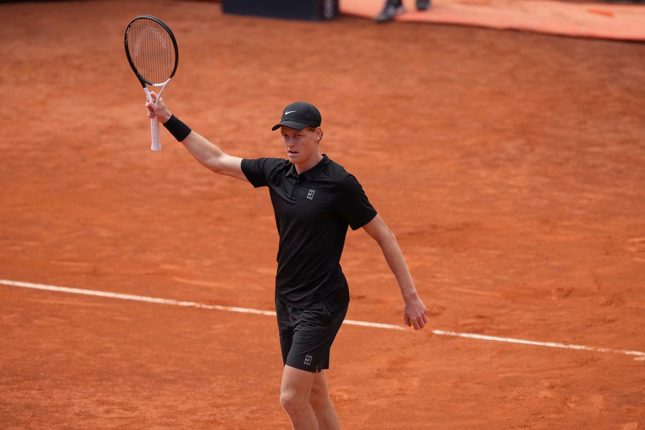 Jannik Sinner dejó en el camino a Daniil Medvedev y se convirtió en finalista del Masters de Roma.