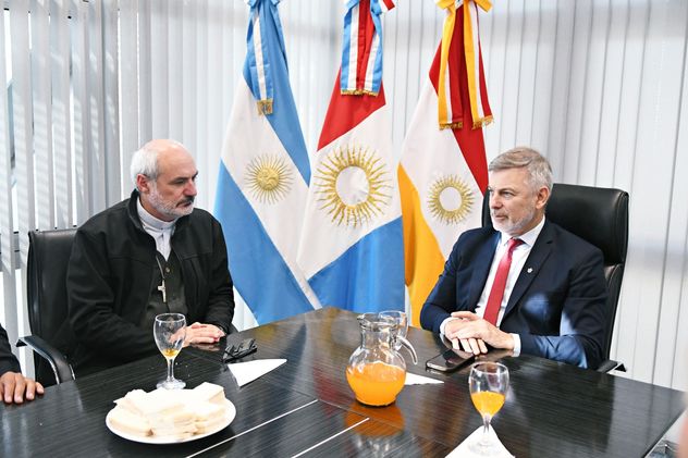 El viceintendente Javier Pretto recibió al obispo de La Rioja, monseñor Dante Braida, quien organizará en Córdoba la Semana Social, que se concretará entre el 4 y el 6 de septiembre próximo. (Prensa viceintendencia)