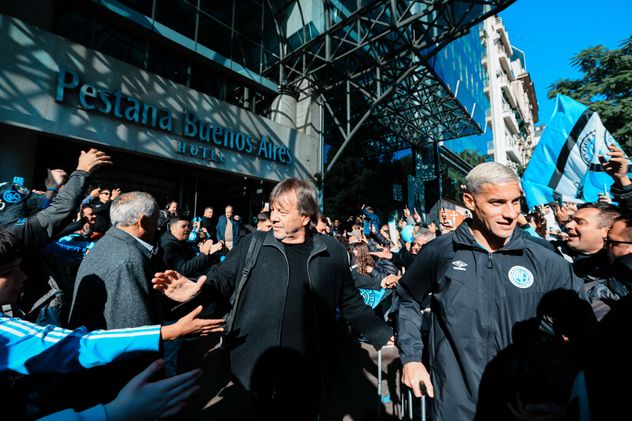 Banderazo de hinchas de Belgrano en Baires.