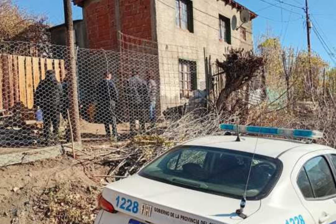Violento episodio: un hombre fue apuñalado en el cuello por su pareja y permanece internado