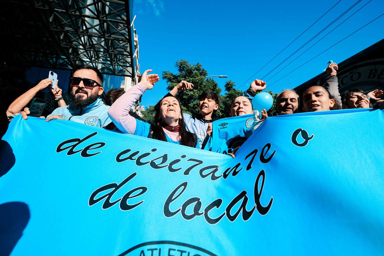 Banderazo de hinchas de Belgrano en Baires.