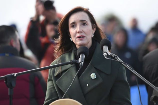 "Me parece poco inteligente lo que hace el Presidente de no seguir tratándola y escuchándola porque ella lo aconsejaba muy bien", sentenció la madre de Villarruel.