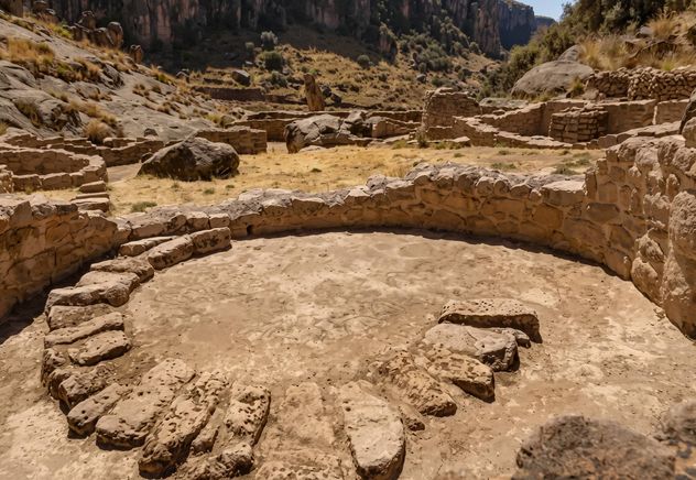 Hallan en Cusco una ciudadela inca cuatro veces más grande que Machu Picchu: el misterio de T'aqrachullo.