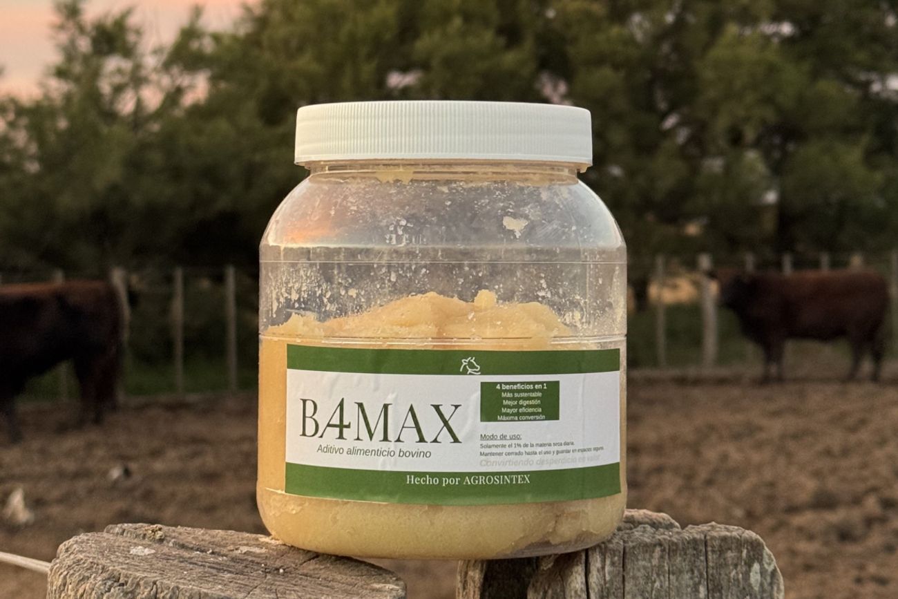 ADESIVO. La muestra que utlilizan desde Agrosintex.