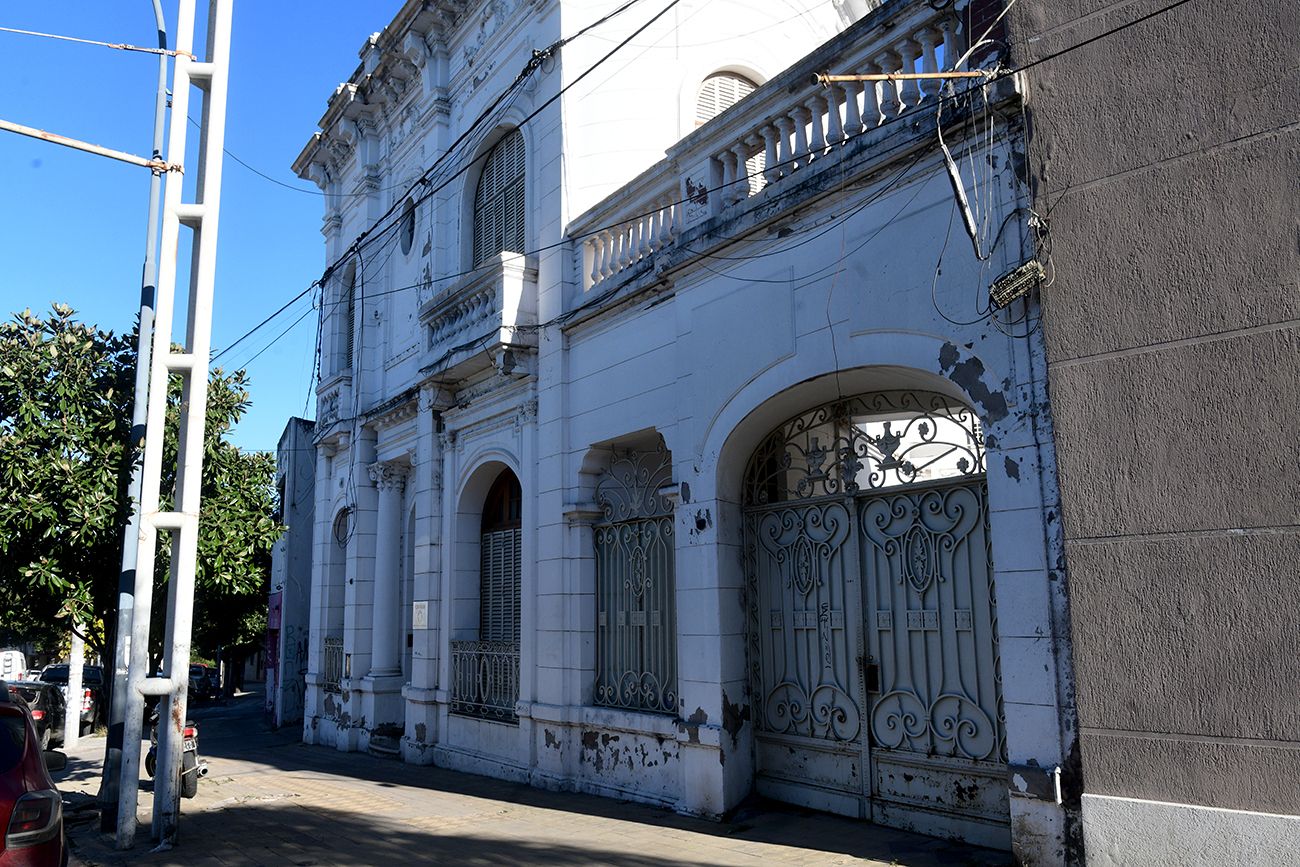 Una mujer de 52 años falleció luego de caer a un pozo de16 metros de profundidad en barrio Cofico, Córdoba.