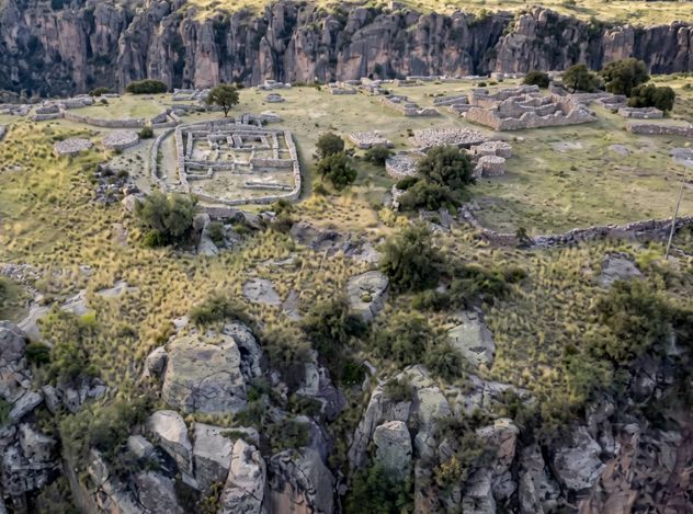 Hallan en Cusco una ciudadela inca cuatro veces más grande que Machu Picchu: el misterio de T'aqrachullo.