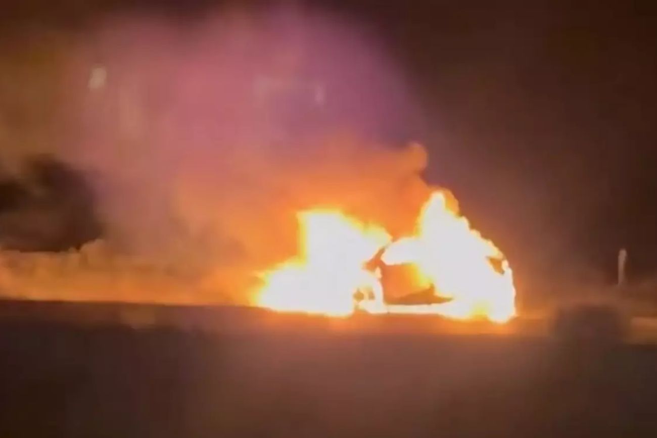 Siniestro en la ruta 3: dos personas estaban de viajaban y se les incendió el auto