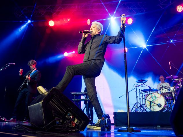 Virus celebró los 40 años de "Locura".