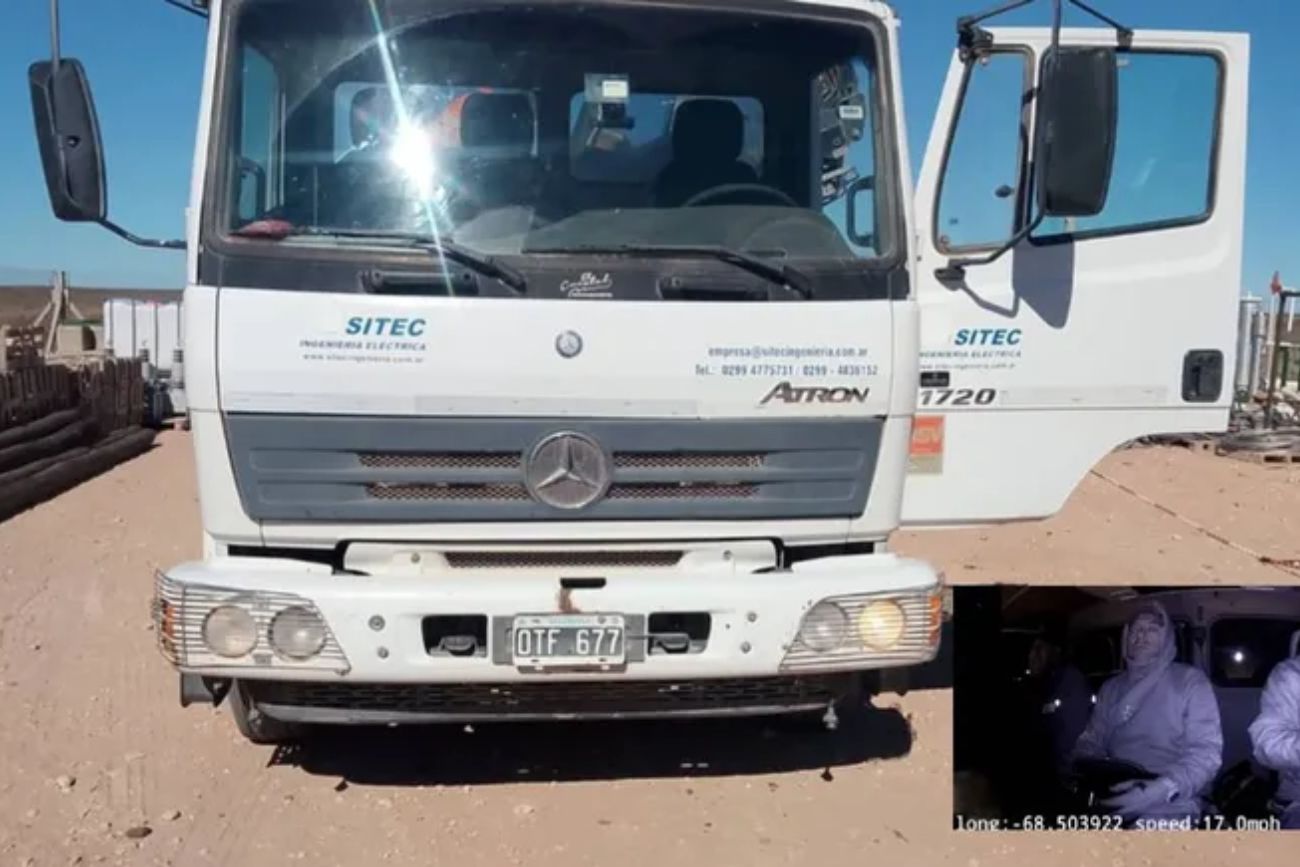 Encontraron el camión robado en Vaca Muerta: estaba en marcha y abandonado en la banquina
