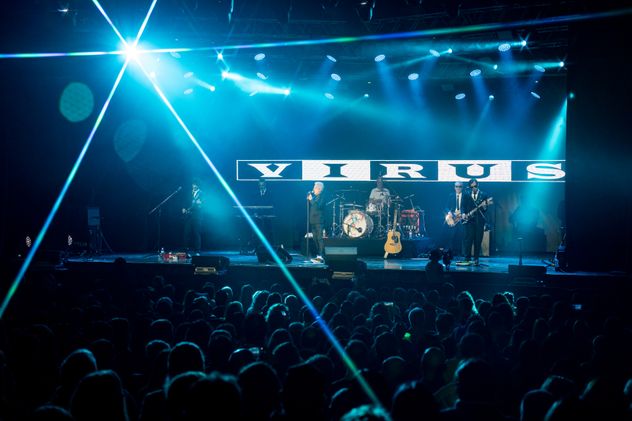 Virus celebró los 40 años de "Locura".