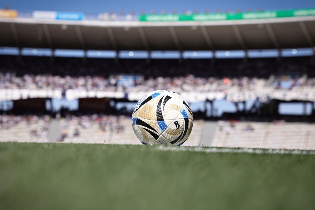 Belgrano y River jugarán el domingo la final del Torneo Apertura en el estadio Mario Kempes. (Agencia Córdoba Deportes)