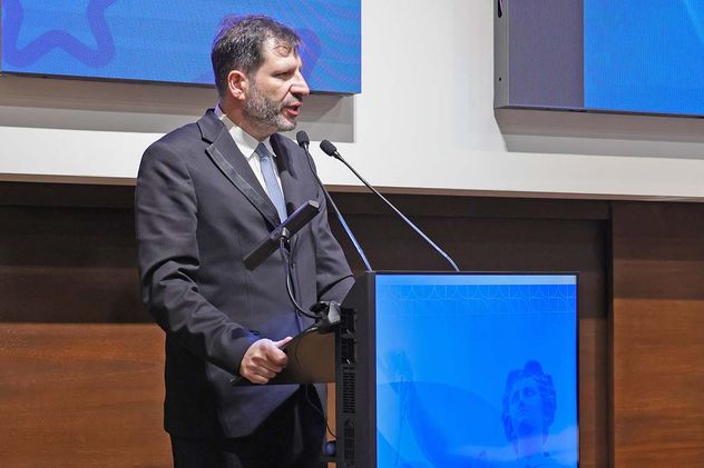 Eduardo Bittar, presidente del Colegio. 