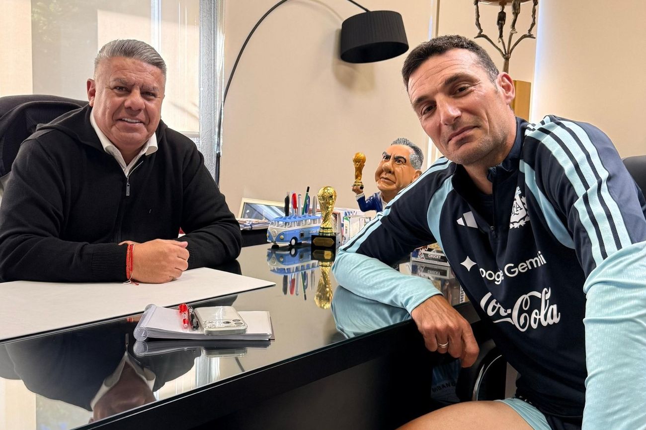 El encuentro de Tapia con el Scaloni camino al Mundial 2026. (@tapiachiqui)