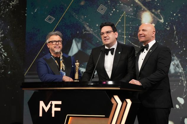Donato Di Santis, Damián Betular y Germán Martitegui ganaron el premio a mejor jurado.