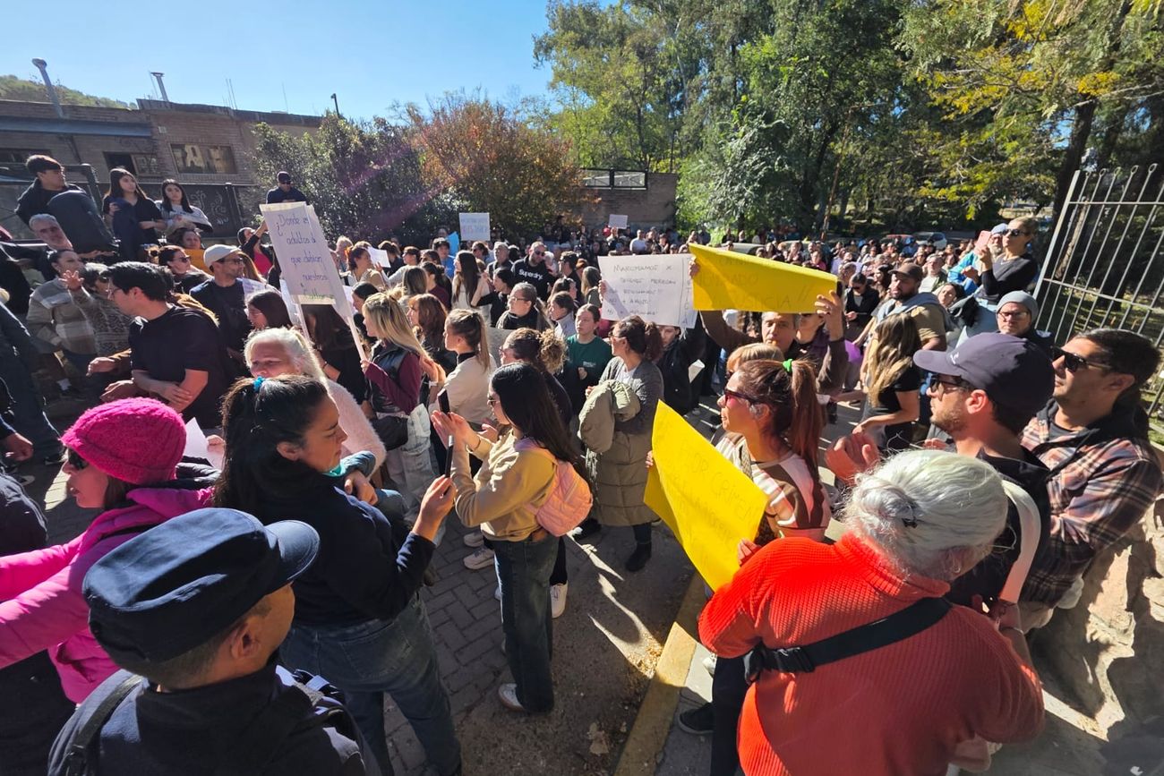 La marcha de este martes por las denuncias en el jardín. 