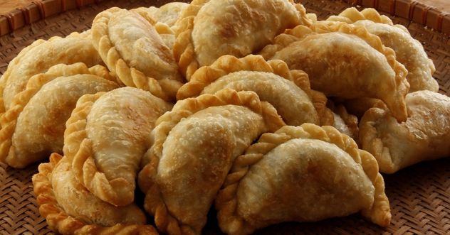 25 de Mayo: cómo hacer empanadas riojanas tradicionales y lograr un relleno bien jugoso.