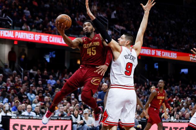 New York Knicks y Cleveland Cavaliers se enfrentan en la final de la Conferencia Este de la NBA. (AP)