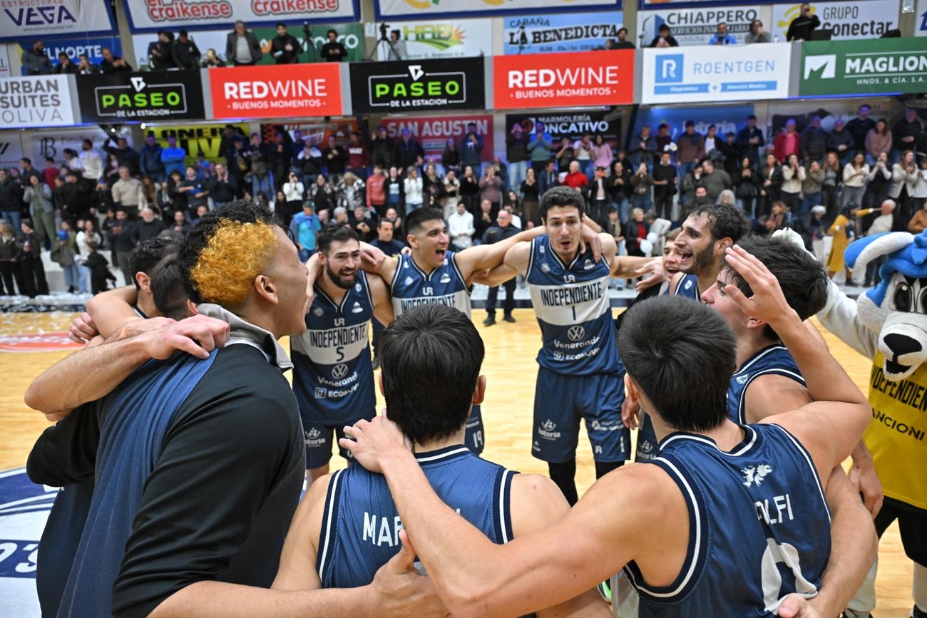 Independiente de Oliva terminó su gran temporada en la Liga Nacional de Básquetbol. (Prensa Independiente)