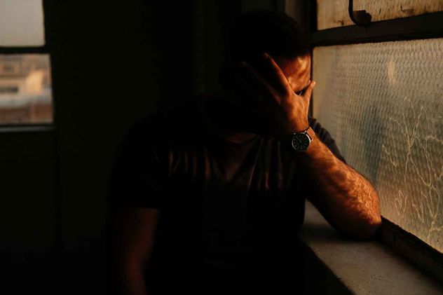 Cuanto mayor es la soledad, peor es la valoración que las personas hacen de su estado de salud.