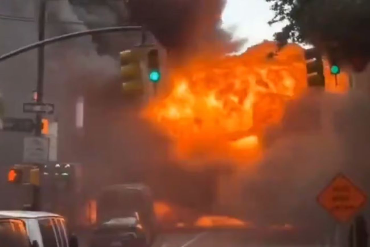 Manhattan: un auto explotó a metros del Toro de Wall Street