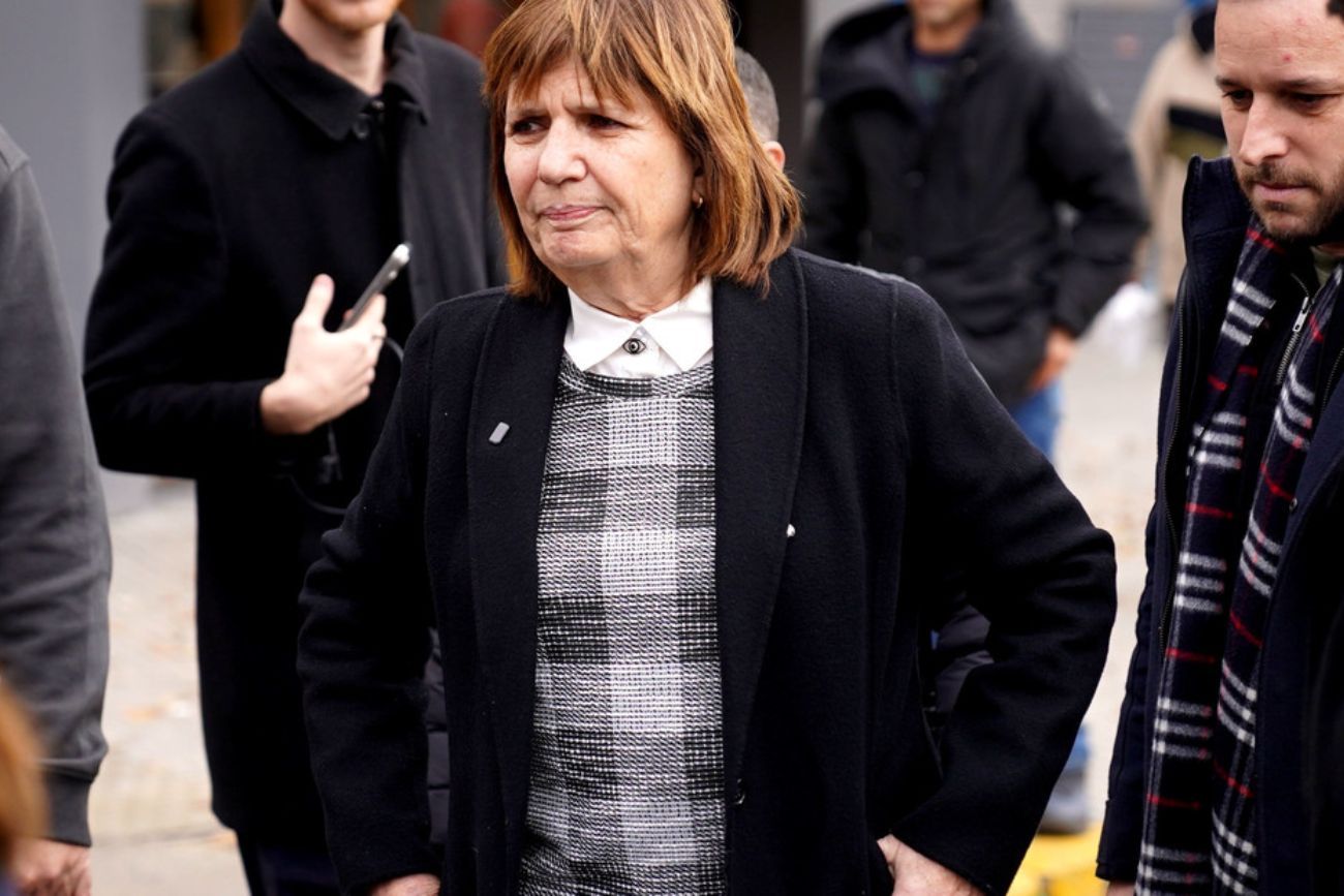 Bullrich se adelantó al vencimiento y presionó a Adorni con su declaración jurada de bienes