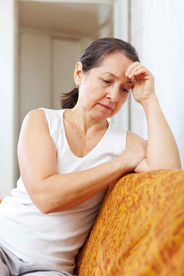 Menopausia. El descenso hormonal altera la comunicación neuronal, el metabolismo cerebral, y hasta el riesgo de enfermedades neurodegenerativas como el Alzheimer.