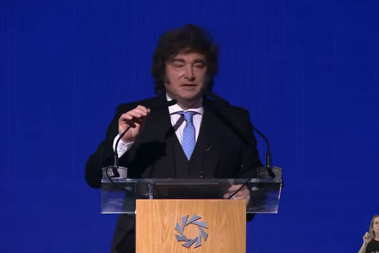 Javier Milei y su extraña escenario sobre la llegada de un marciano a la Argentina.