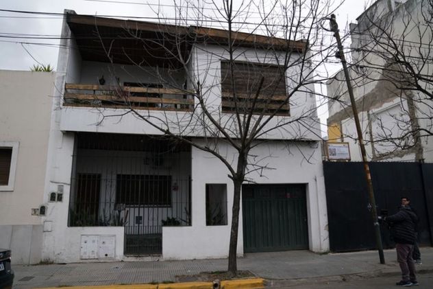 Un georradar detectó nuevas señales en el jardín donde hallaron a Diego Fernández Lima, desaparecido en 1984 Foto Juano Tesone)