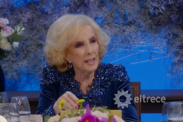 Mirtha Legrand en su regreso a su programa tras el cuadro de bronquitis que padeció.