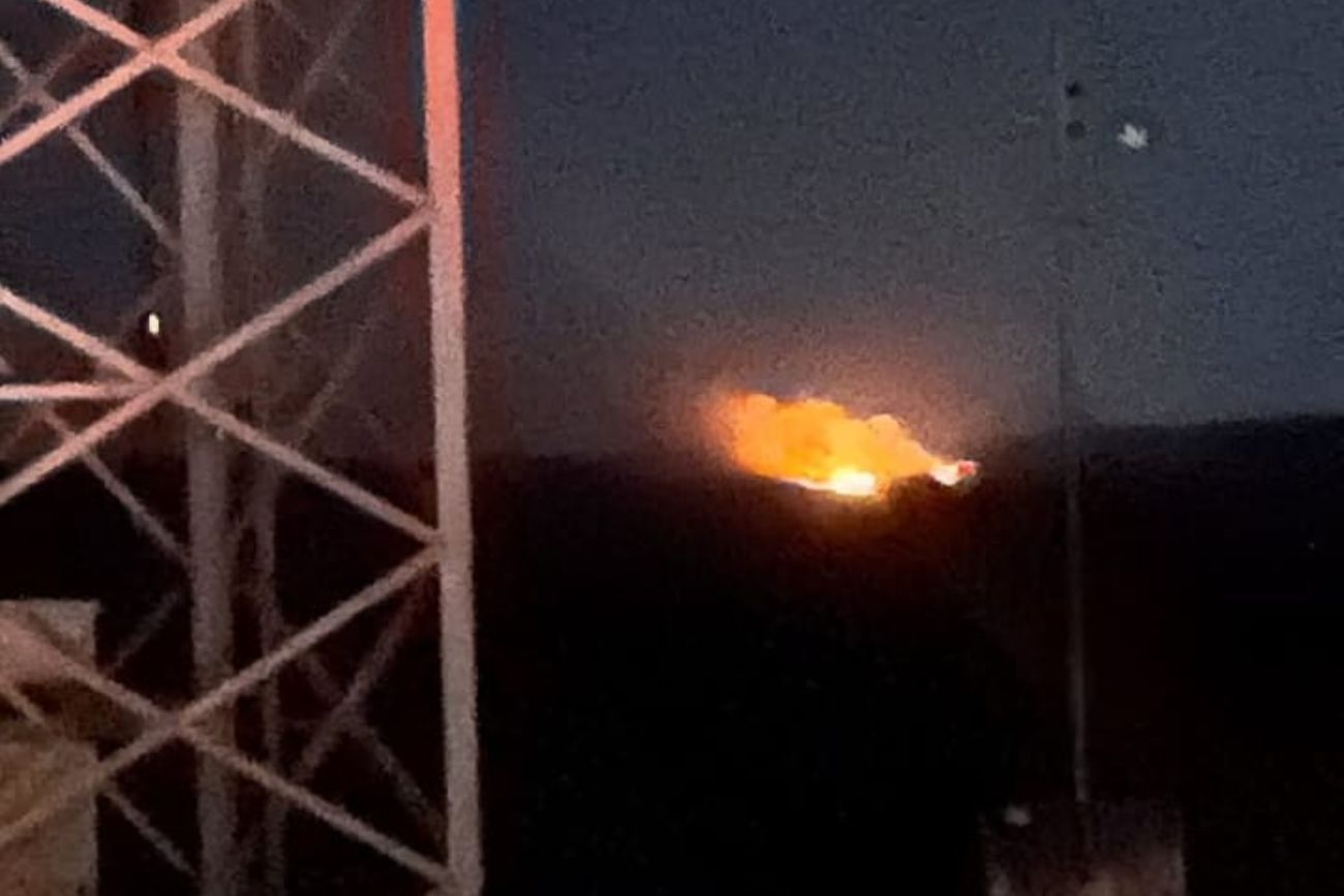 Sierras de Córdoba: despliegue de emergencia por un incendio de pastizales en la zona de Lutti